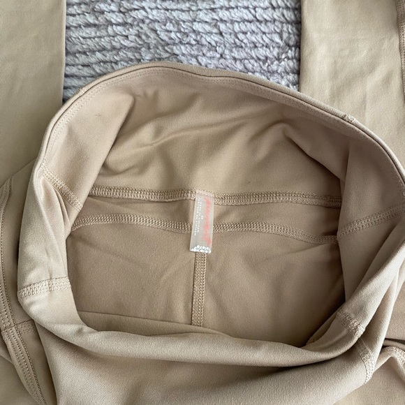 Free People Movement Beige Leggings Size XS with Pockets and Synching by Ankles - Picture 5 of 9